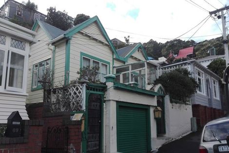 Photo of property in 71 Majoribanks Street, Mount Victoria, Wellington, 6011