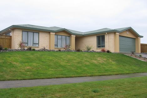 Photo of property in 3 Logan Way, Kelvin Grove, Palmerston North, 4414