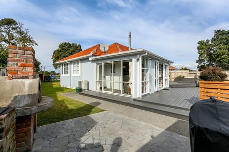 Photo of property in 115 Glenpark Avenue, Frankleigh Park, New Plymouth, 4310