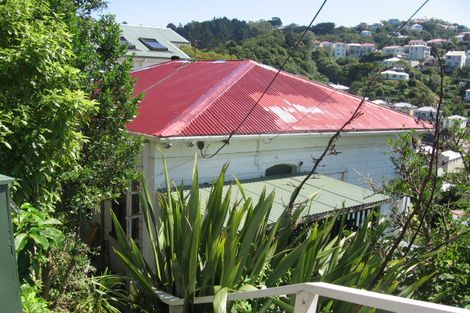 Photo of property in 34 Maarama Crescent, Aro Valley, Wellington, 6021