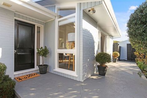 Photo of property in 35 Deepdale Street, Burnside, Christchurch, 8053