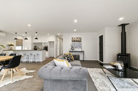 Photo of property in 38 Sunny Grove, Wainuiomata, Lower Hutt, 5014