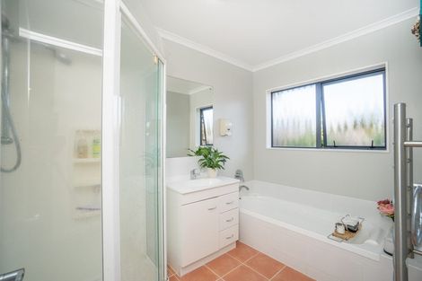 Photo of property in 155 Schnell Drive, Kelvin Grove, Palmerston North, 4414