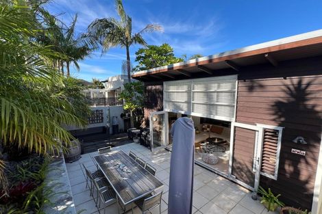 Photo of property in 32f Parr Terrace, Castor Bay, Auckland, 0620