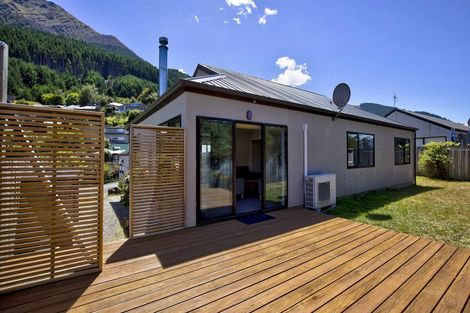 Photo of property in 8b Watts Road, Fernhill, Queenstown, 9300