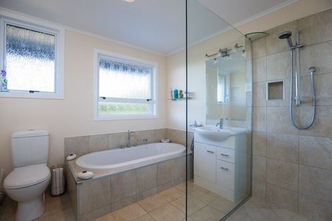 Photo of property in 29 Scott Street, Moturoa, New Plymouth, 4310