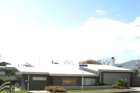 Photo of property in 59 Waiwaka Terrace, Strandon, New Plymouth, 4312