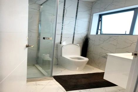 Photo of property in 37 Newington Road, Henderson, Auckland, 0612