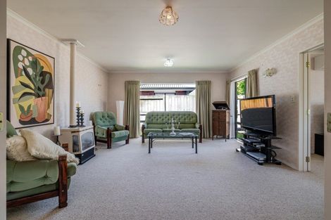 Photo of property in 8 Rothesay Place, Highbury, Palmerston North, 4412