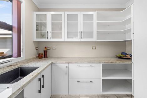 Photo of property in 2 Burbury Ridge, Havelock North, 4130