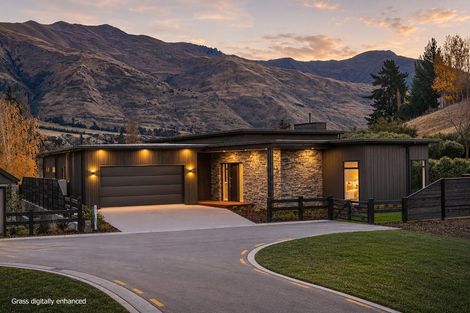 Photo of property in 9 Kamana Rise, Wanaka, 9382