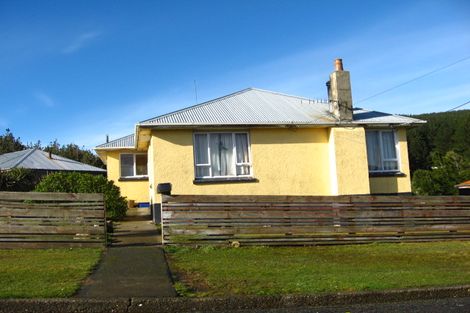 Photo of property in 10 Mason Street, Bluff, 9814