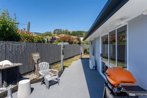 Photo of property in 9 Vining Crescent, Stoke, Nelson, 7011