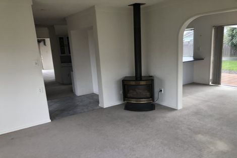 Photo of property in 35 Moreland Avenue, Pukete, Hamilton, 3200