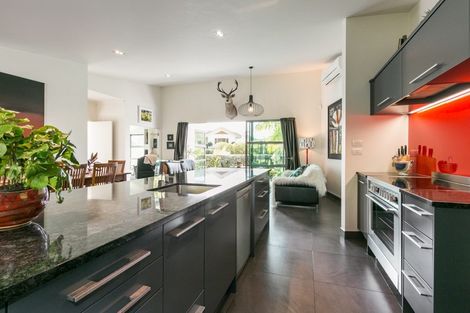 Photo of property in 116 Kent Terrace, Taradale, Napier, 4112