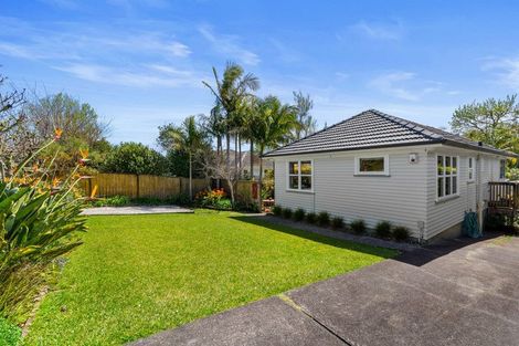 Photo of property in 12 Linwood Avenue, Forrest Hill, Auckland, 0620
