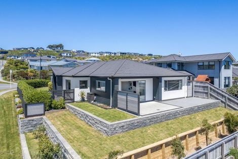 Photo of property in 2 Ihakara Arthur Lane, Aotea, Porirua, 5024