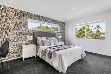 Photo of property in 6 Canonbie Place, East Tamaki Heights, Auckland, 2016