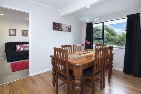 Photo of property in 2/99 Evelyn Road, Cockle Bay, Auckland, 2014