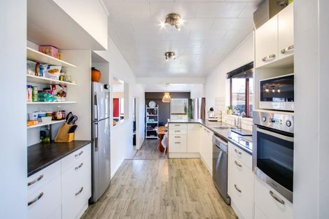 Photo of property in 21 Freyberg Avenue, Tamatea, Napier, 4112