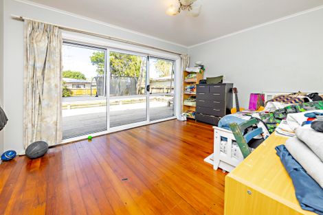 Photo of property in 26 Tiraumea Drive, Pakuranga, Auckland, 2010