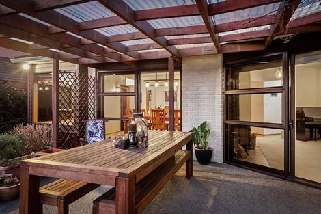 Photo of property in 8 Runanga Grove, Waikanae, 5036