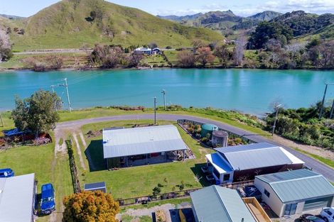 Photo of property in 31 Uawa Parade, Tolaga Bay, 4077