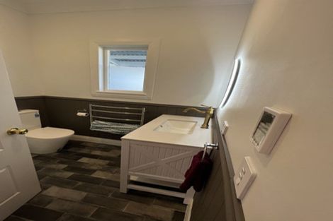 Photo of property in 1 George Hawkins Way, Martinborough, 5711