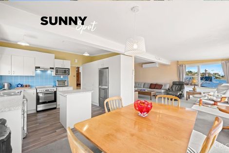 Photo of property in 7 Manor Drive, Stokes Valley, Lower Hutt, 5019