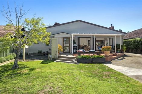 Photo of property in 3 Sale Street, Cockle Bay, Auckland, 2014