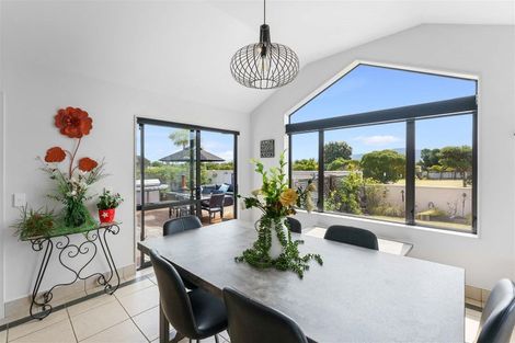Photo of property in 15 Rifleman Lane, Paraparaumu Beach, Paraparaumu, 5032