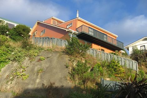 Photo of property in 5 Saint Aidans Way, Tawa, Wellington, 5028