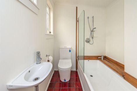 Photo of property in 10 Selwyn Crescent, College Estate, Whanganui, 4500