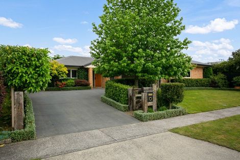 Photo of property in 6 Abergeldie Way, Cambridge, 3434