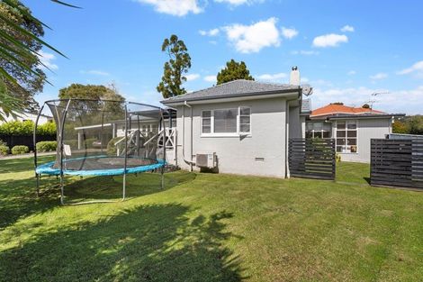 Photo of property in 1/75 Atkinson Road, Titirangi, Auckland, 0604