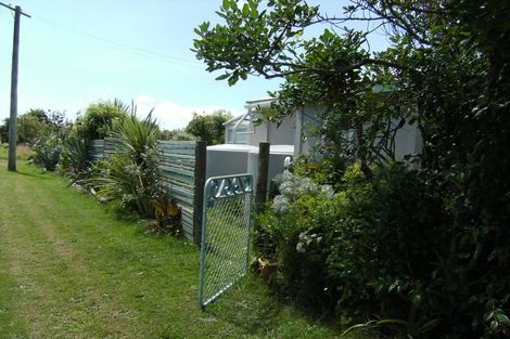 Photo of property in 41 Nuku Street, Tangimoana, 4822