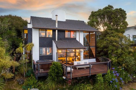 Photo of property in 14 Highbank Lane, Mount Pleasant, Christchurch, 8081