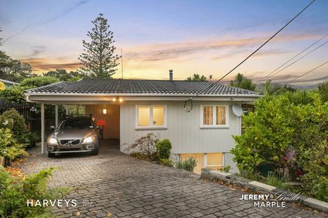 Photo of property in 12 Highland Avenue, Titirangi, Auckland, 0604