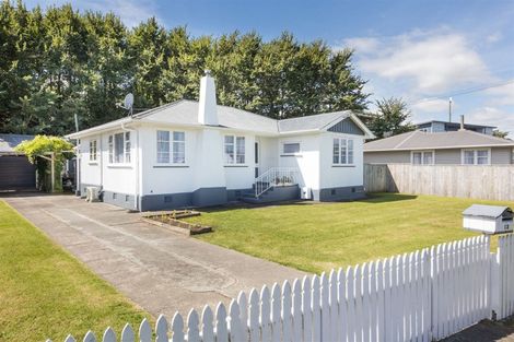 Photo of property in 13 Jenks Street, Foxton, 4814