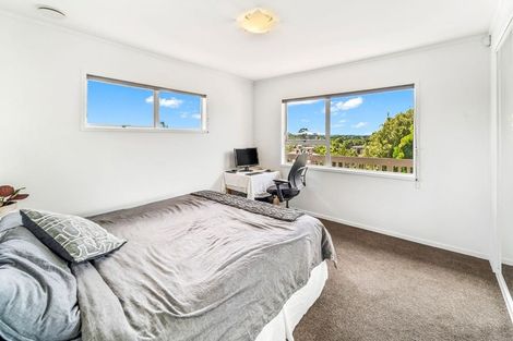 Photo of property in 5 Seabar Place, Glen Eden, Auckland, 0602