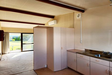 Photo of property in Orange Grove Flats, 11/549 Childers Road, Te Hapara, Gisborne, 4010