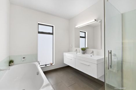 Photo of property in 30 Jordan Street, Owhiro Bay, Wellington, 6023