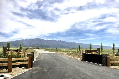 Photo of property in 20 Southern Tor Lane, Springvale, 9393