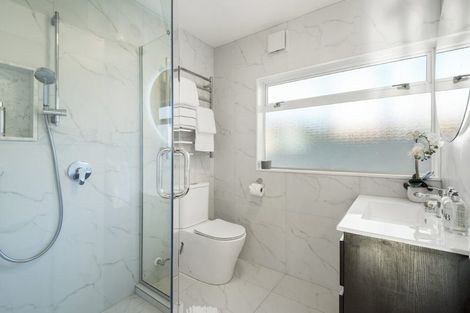 Photo of property in 19 Aberdeen Road, Castor Bay, Auckland, 0620