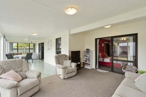 Photo of property in 8 Sunshine Avenue, Paraparaumu, 5032