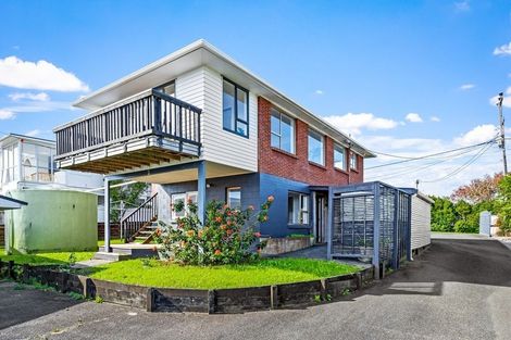 Photo of property in 1006 Whangaparaoa Road, Tindalls Beach, Whangaparaoa, 0930