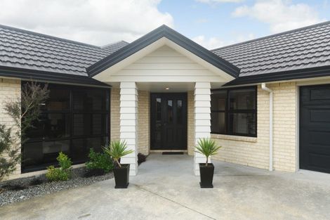Photo of property in 6 Nevada Way, Kelvin Grove, Palmerston North, 4414