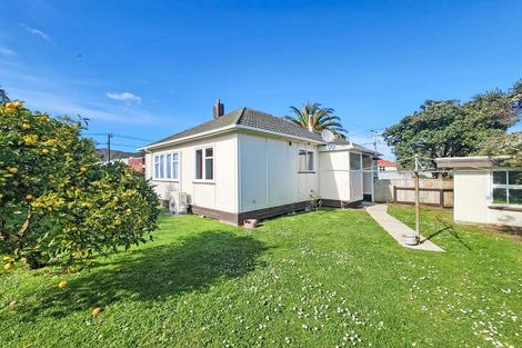 Photo of property in 15 Hunter Street, Taita, Lower Hutt, 5011