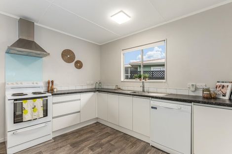 Photo of property in 40 Hamstead Street, Wainuiomata, Lower Hutt, 5014