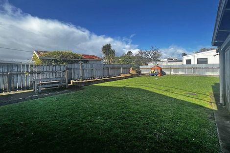 Photo of property in 2/106 Linton Street, West End, Palmerston North, 4410